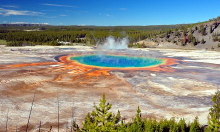 Le Grand Prismatic Spring, un joyau naturel immanquable des États-Unis